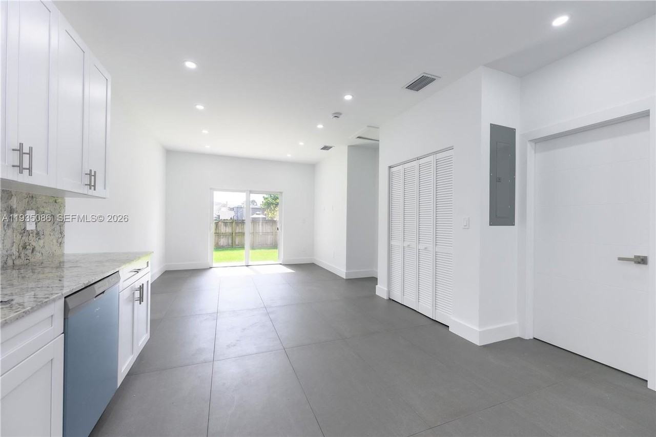 1866 Nw 91st St - Photo 3 of 11