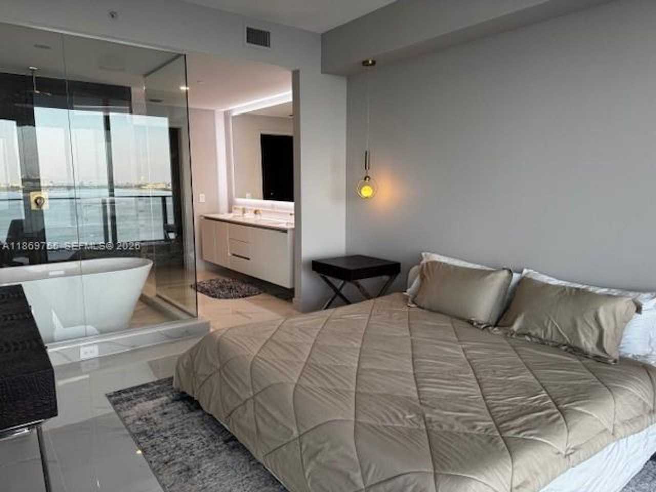 700 700 NE 24 2206 - Photo 6 of 15