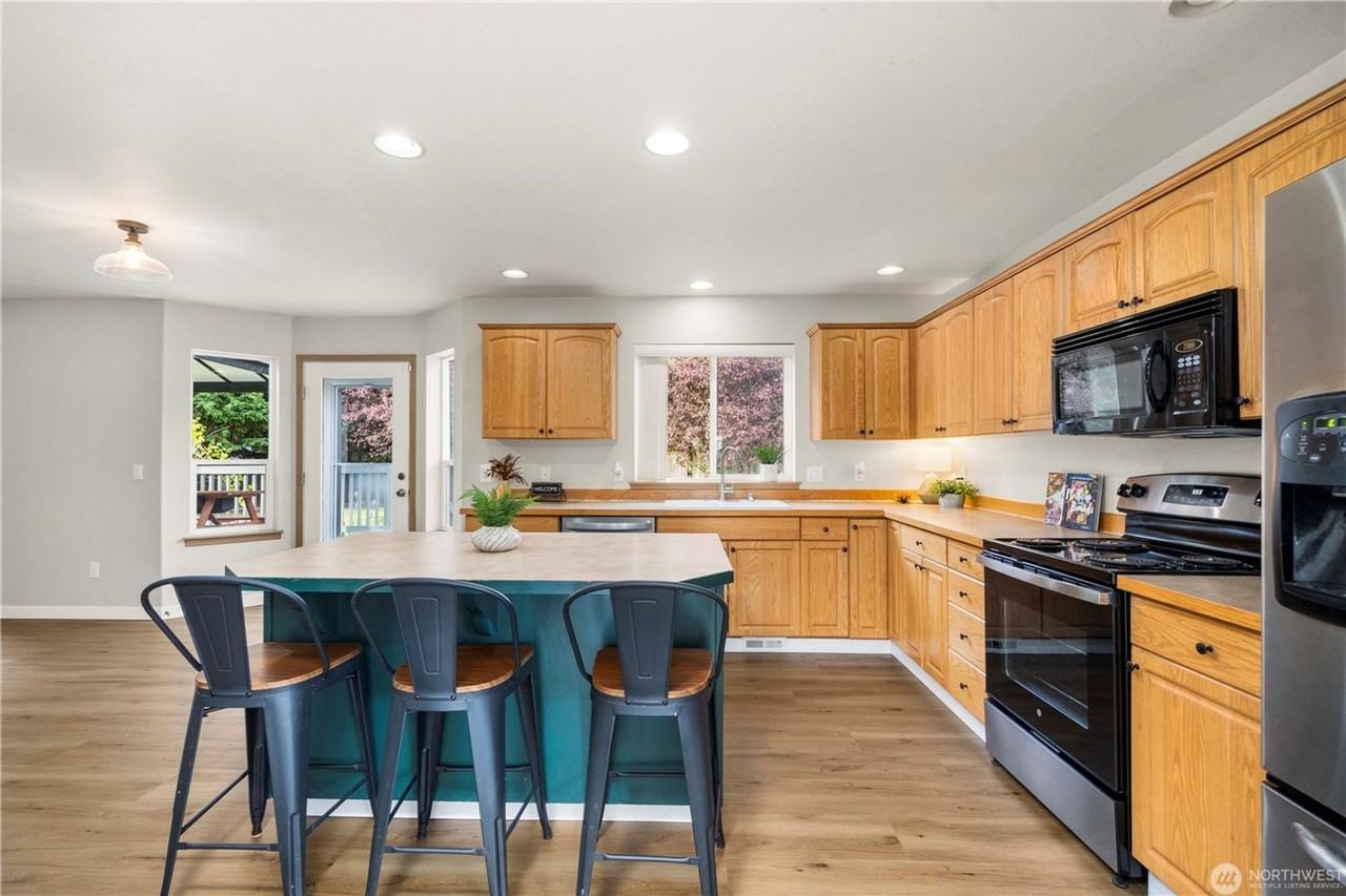 19605 84th Ave E - Photo 4 of 12