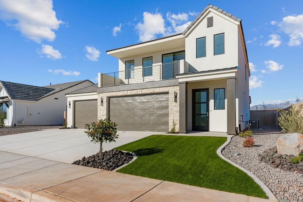 2433 Patricia Dr - Photo 2 of 36