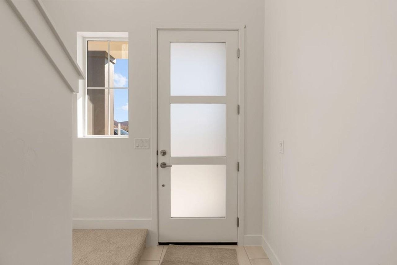 2433 Patricia Dr - Photo 6 of 36