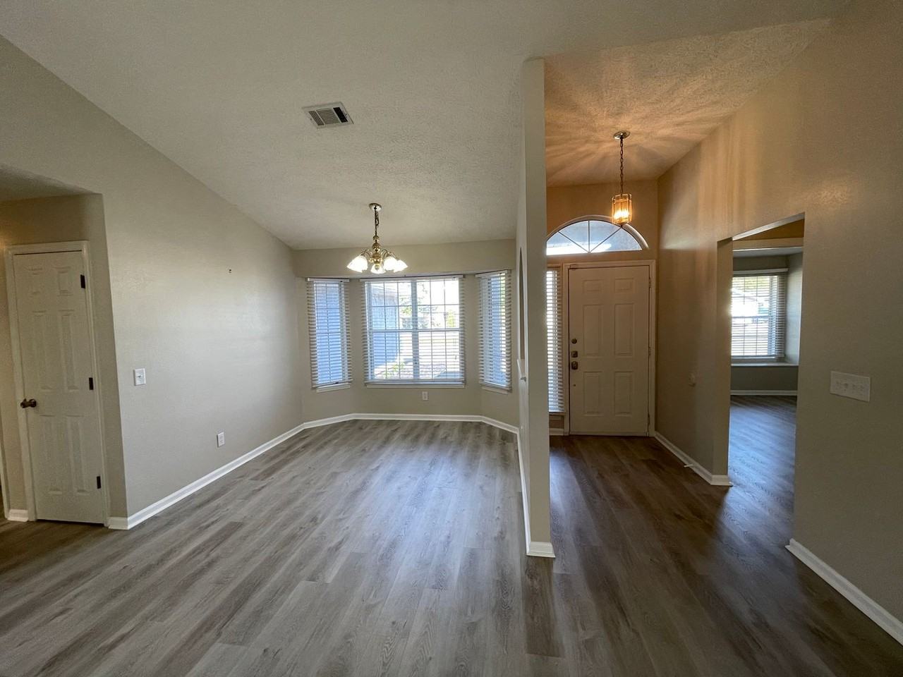 140 Treasure Palm Dr - Photo 7 of 31