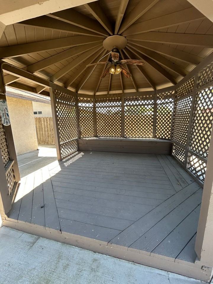 1758 Harding Ave - Photo 6 of 18