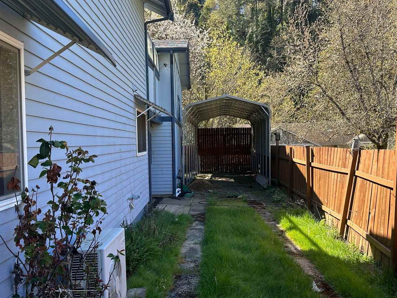 215 S 11th St - Photo 3 of 16