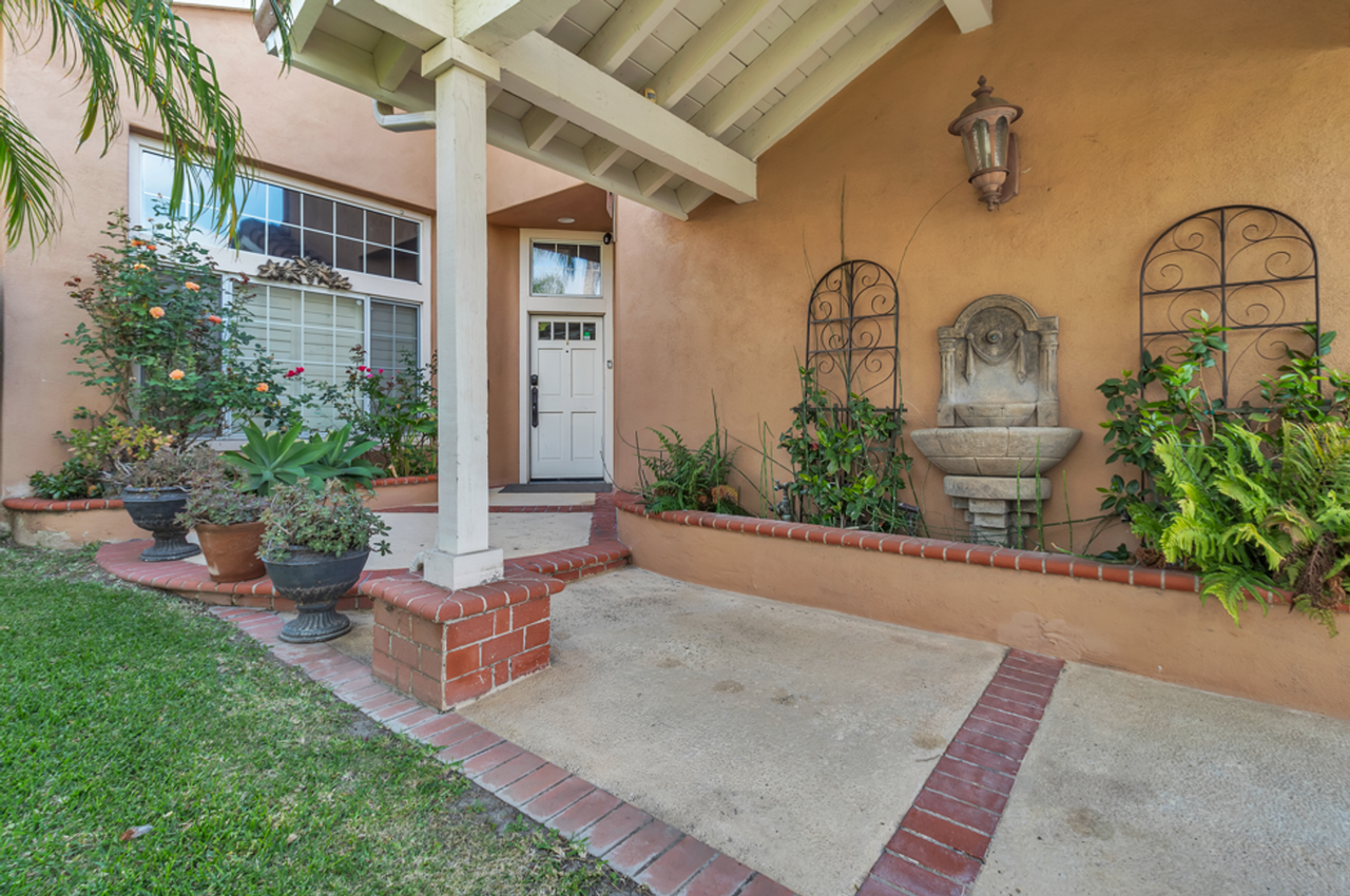 2101 Vallejo Dr - Photo 3 of 46