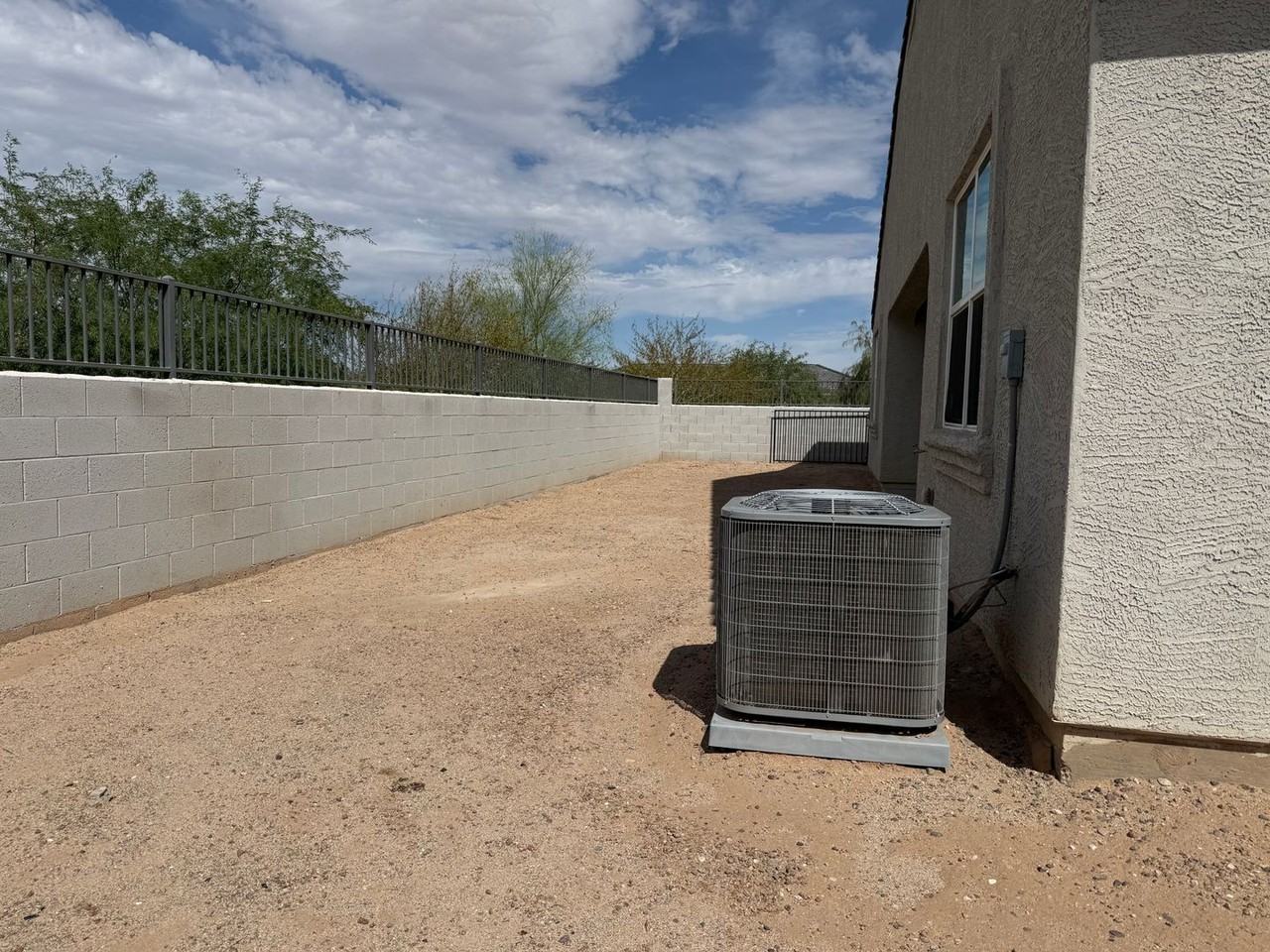 1060 W Castle Ct - Photo 7 of 43