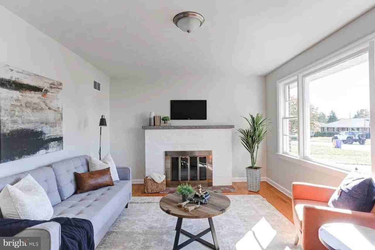 2360 Sycamore Rd - Photo 2 of 26