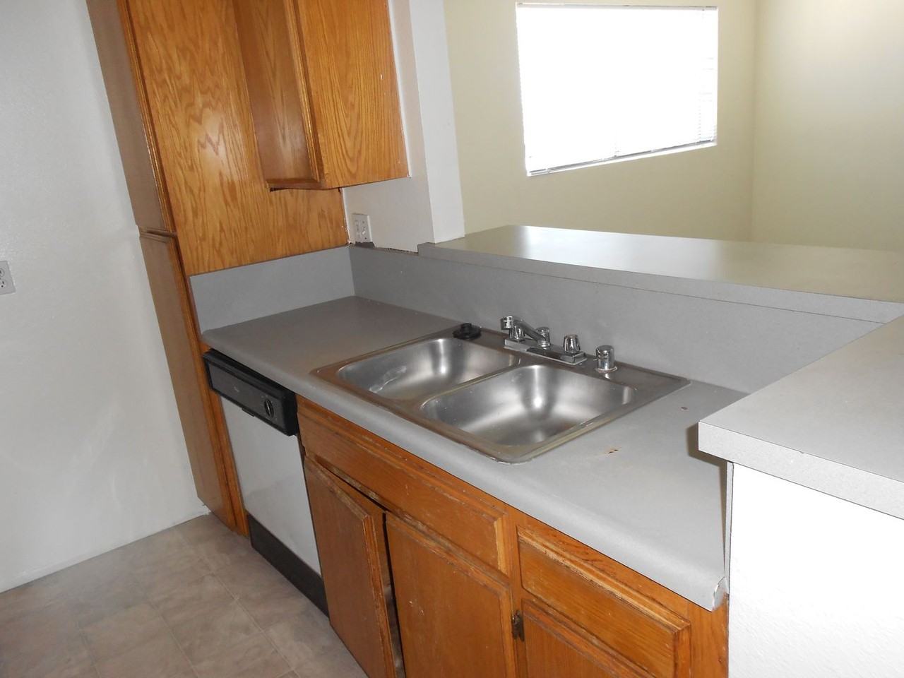 4275 Chamoune Ave - Photo 7 of 19