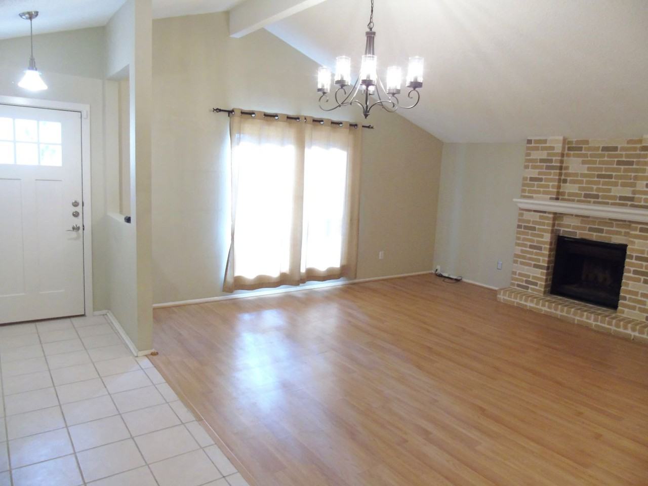 11108 Applewood Dr - Photo 4 of 18