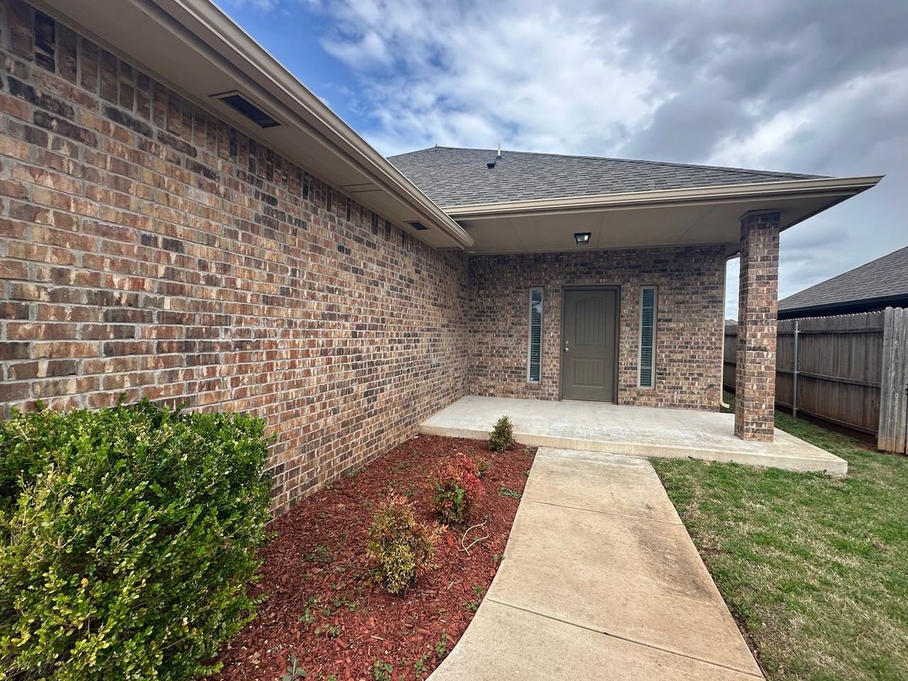 8017 Nw 160th Ter - Photo 3 of 28