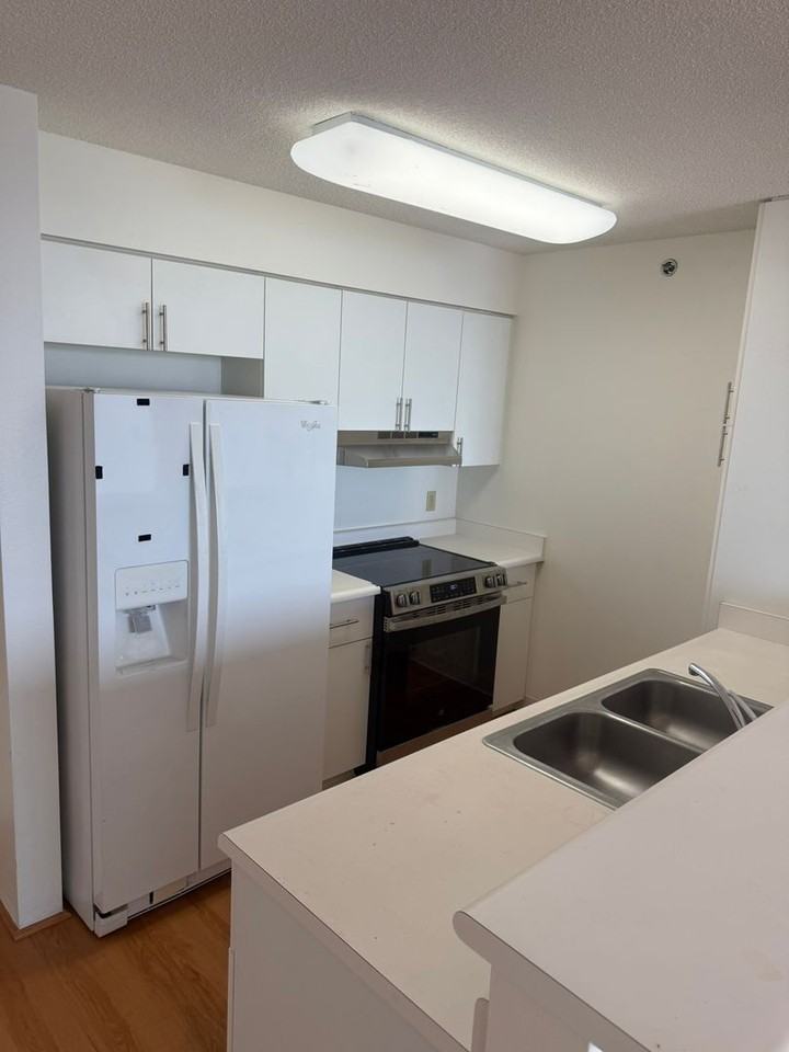 215 N King St #603 - Photo 3 of 25