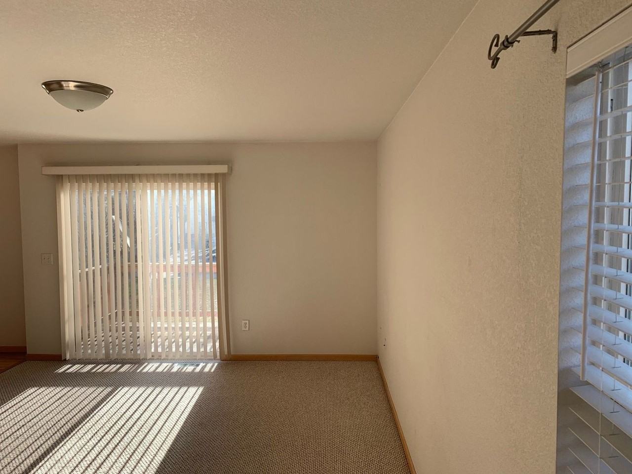 991 Winona Cir - Photo 4 of 13