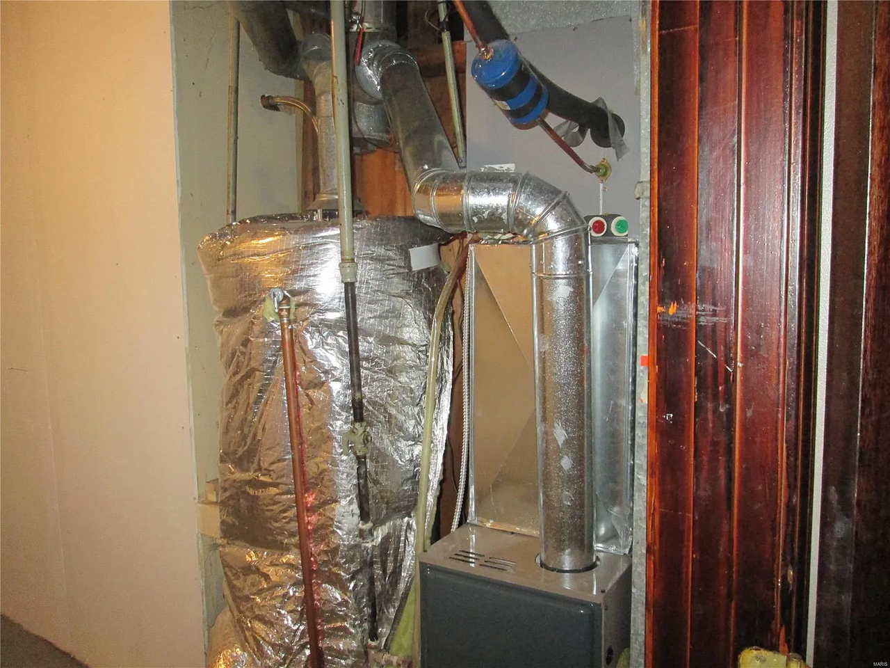 227 Shepley Dr - Photo 3 of 16