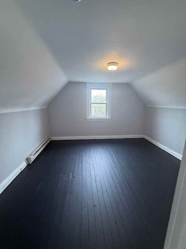 15718 Holmes - Photo 2 of 12