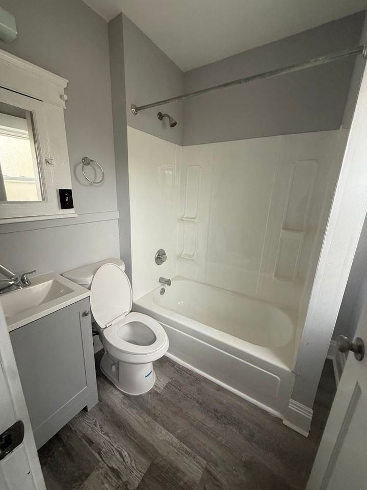 15718 Holmes - Photo 4 of 12