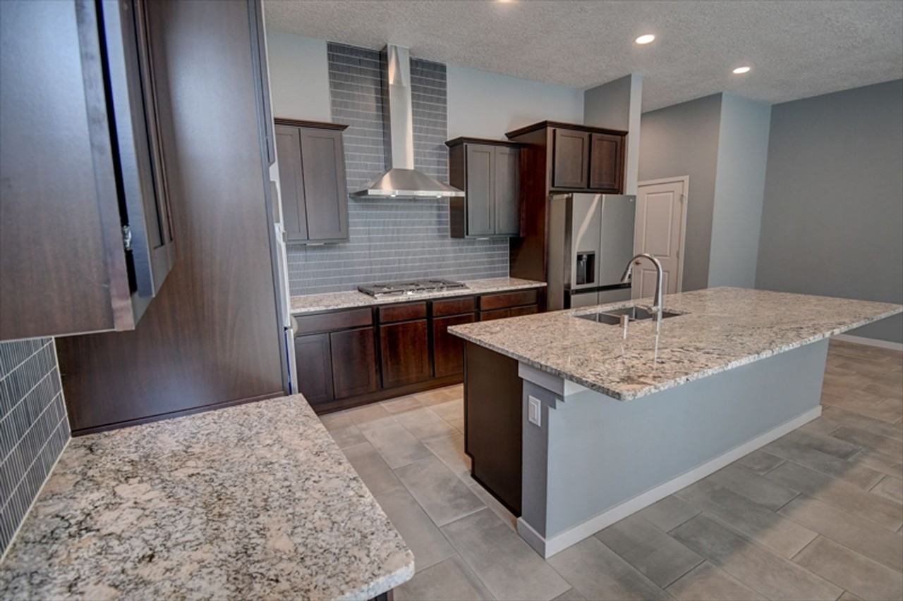 4352 Wymont Cir Ne - Photo 2 of 17