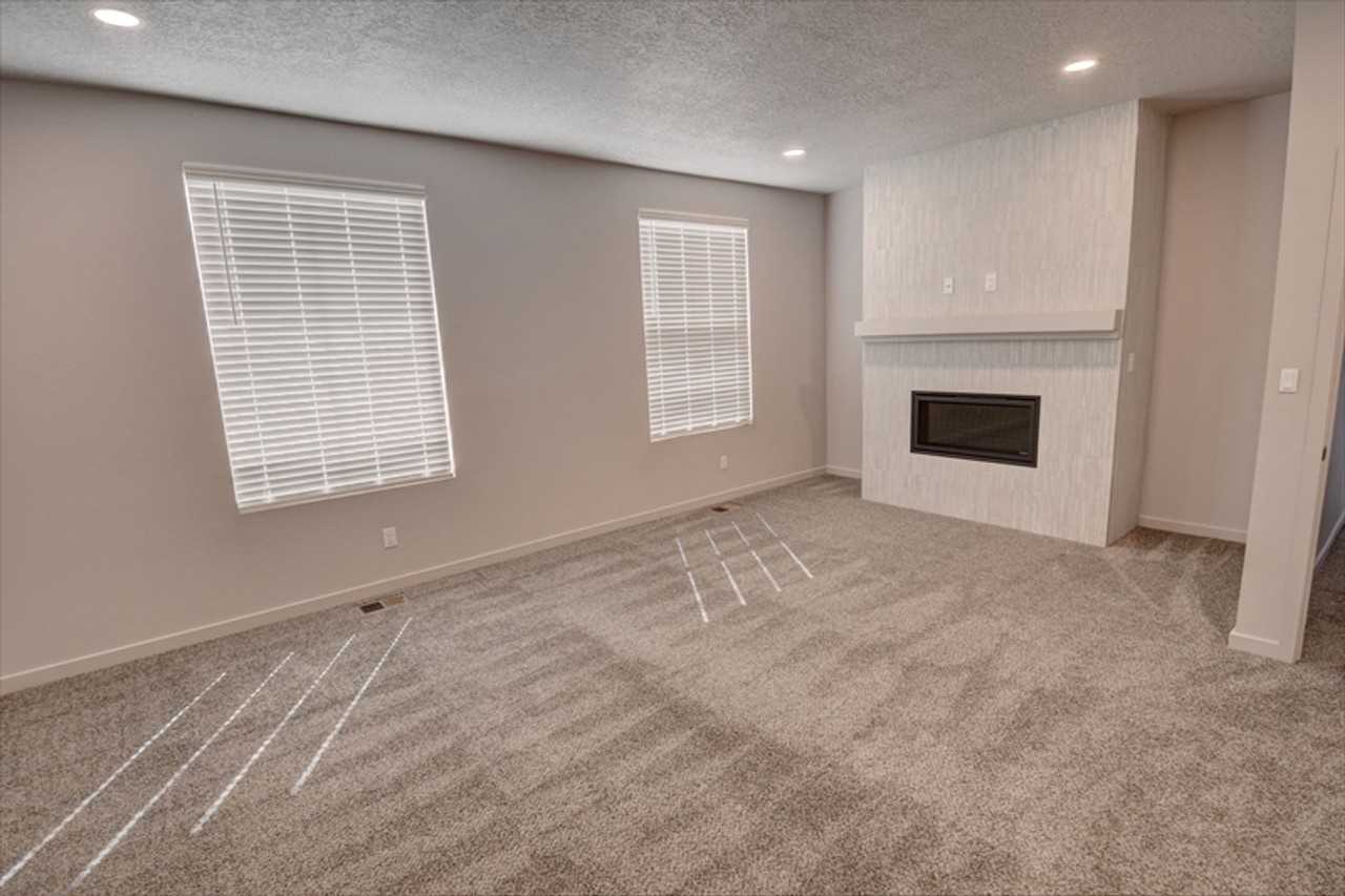 4352 Wymont Cir Ne - Photo 5 of 17