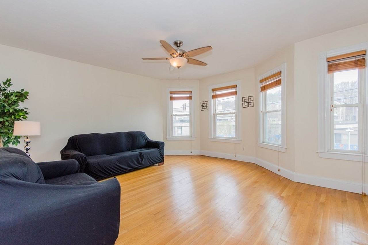 126 Minden St - Photo 5 of 12