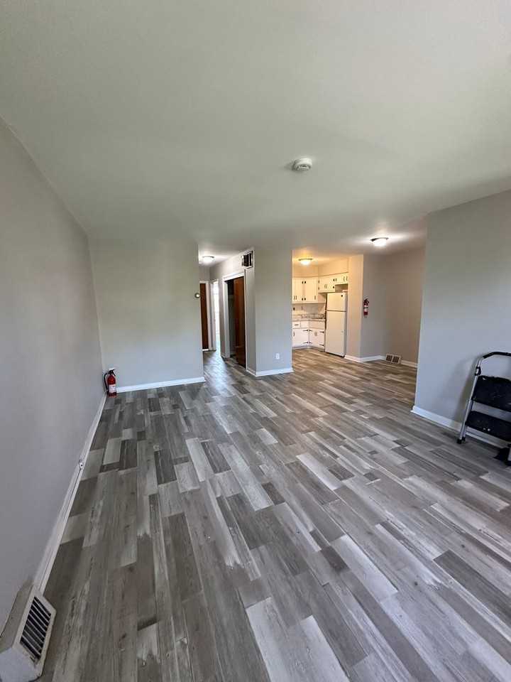 356 Beverly Blvd - Photo 2 of 10