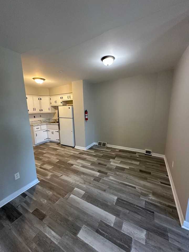 356 Beverly Blvd - Photo 3 of 10