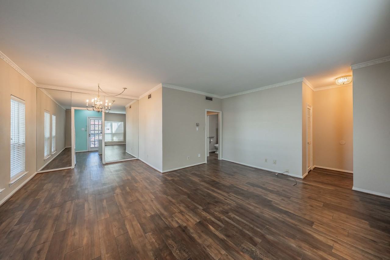 4312 Bellaire Dr S #127 - Photo 4 of 23