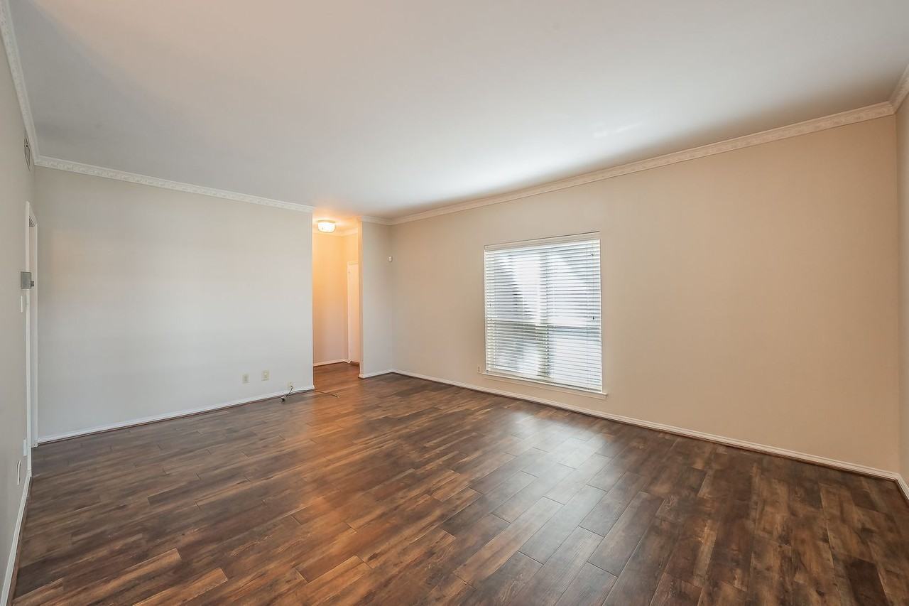 4312 Bellaire Dr S #127 - Photo 5 of 23