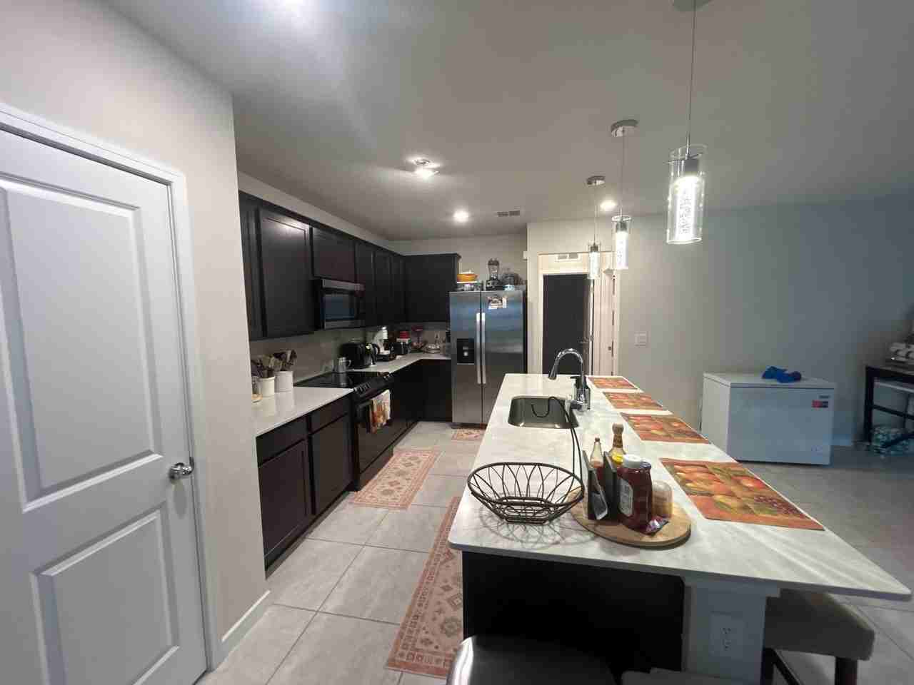 1261 Regal King Dr - Photo 3 of 26