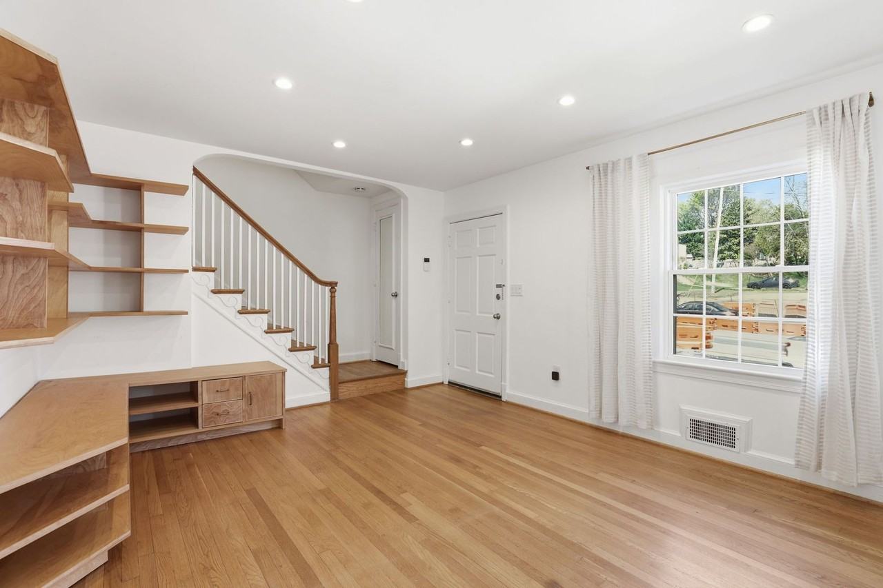 618 Wayne Ave - Photo 4 of 33