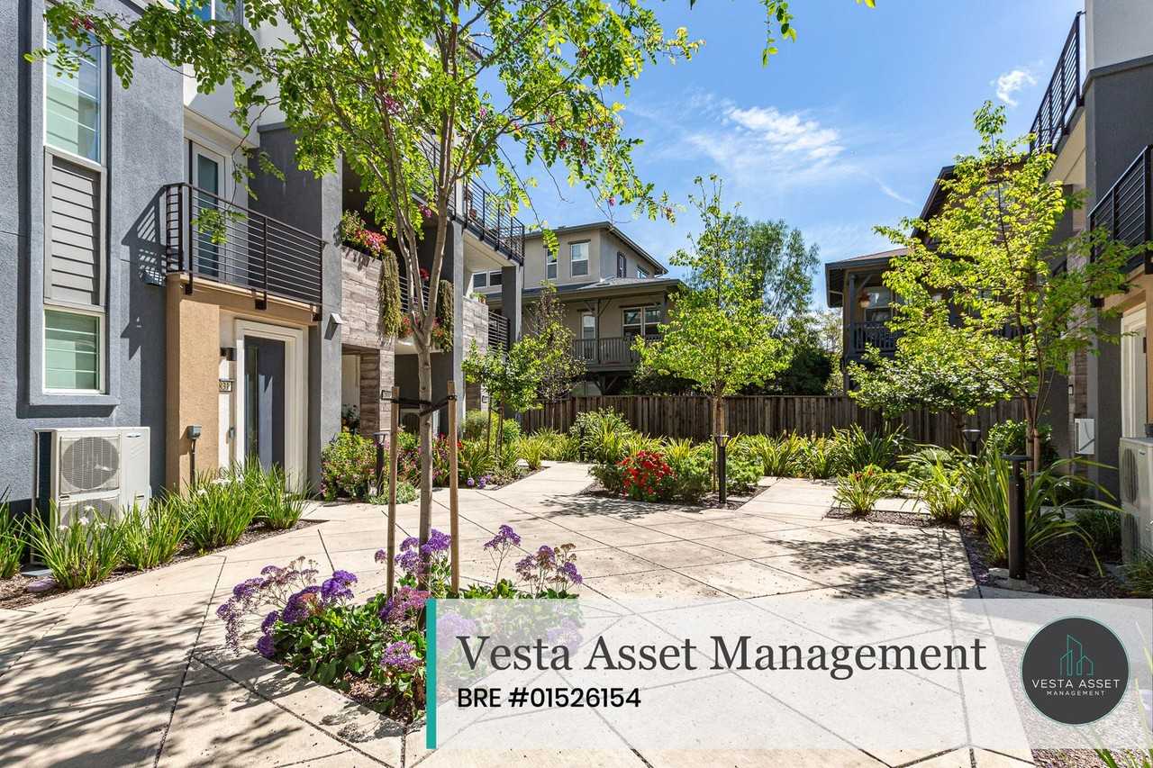 2831 Tradewind Ct - Photo 3 of 22