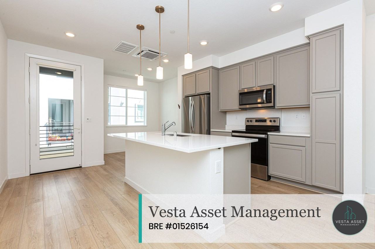 2831 Tradewind Ct - Photo 6 of 22