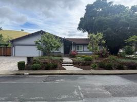 featured image of 7 El Portal Dr