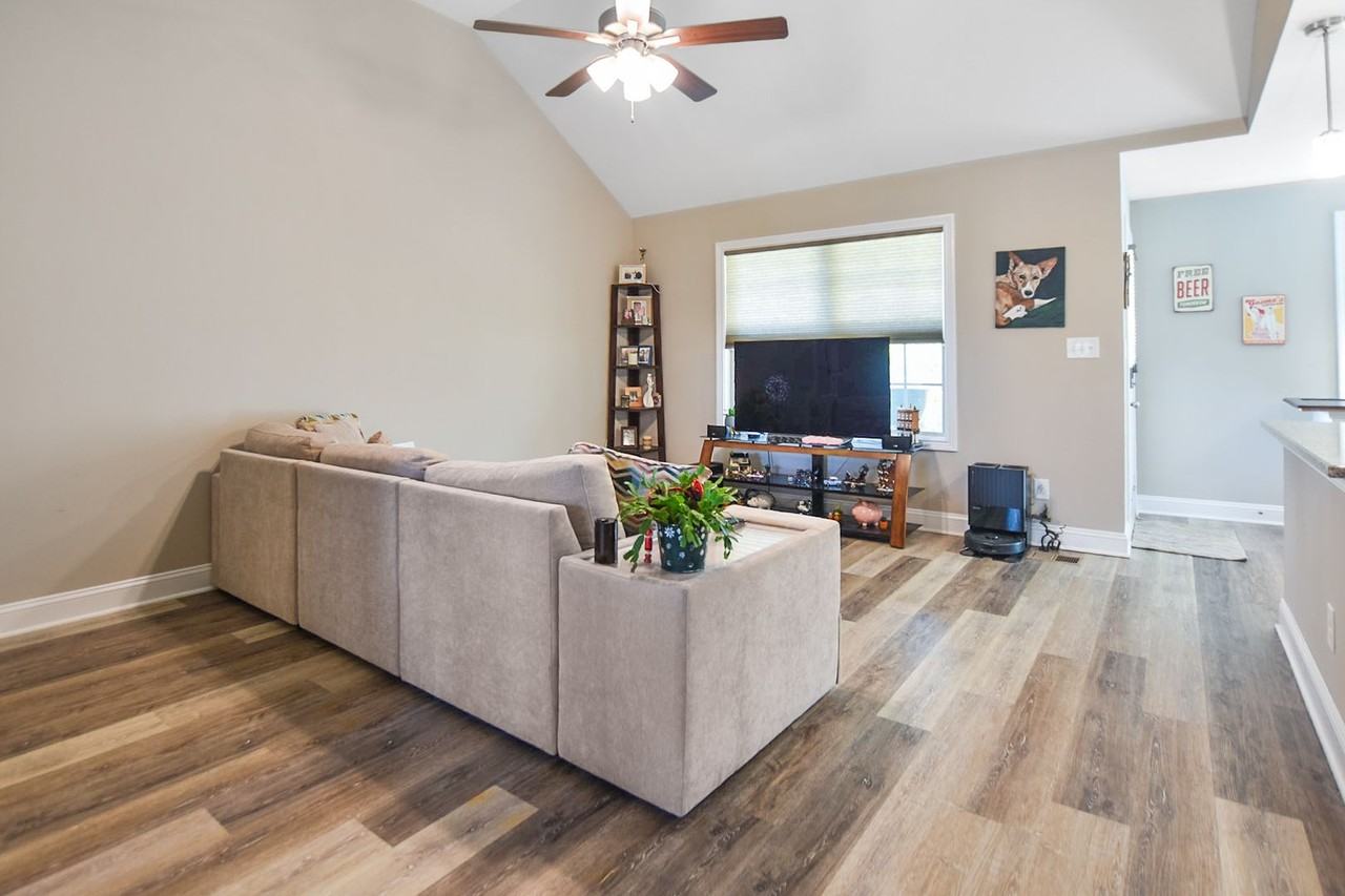 1217 Cardinal Creek Dr - Photo 2 of 16