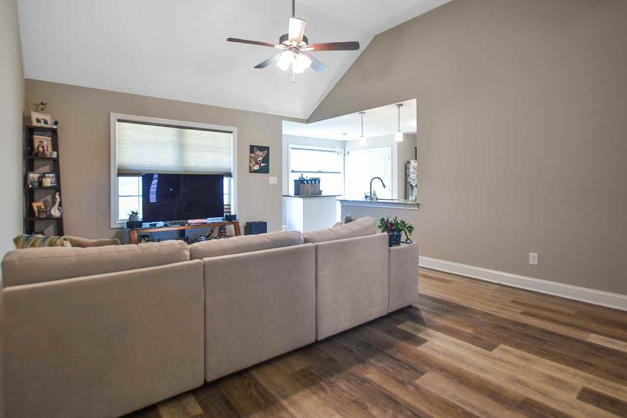 1217 Cardinal Creek Dr - Photo 4 of 16