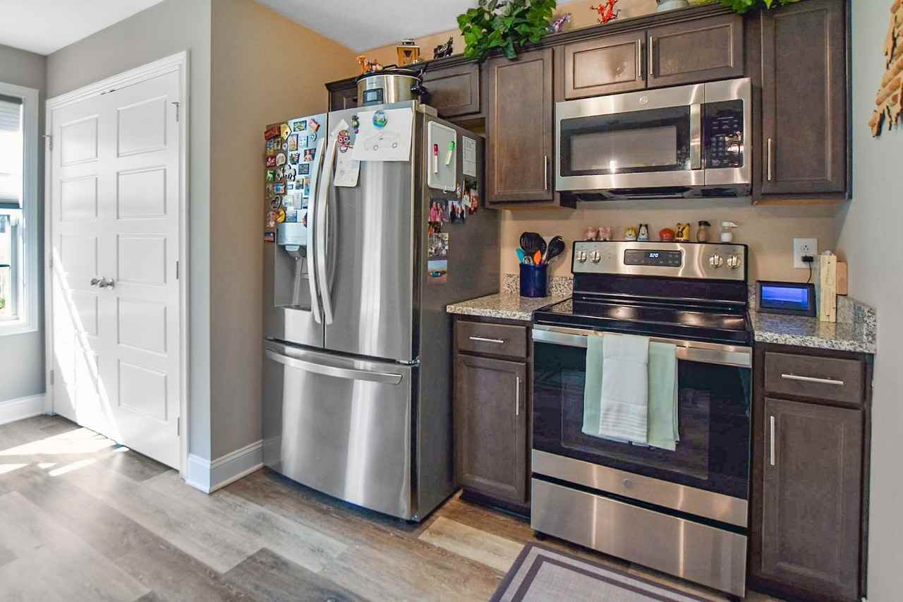 1217 Cardinal Creek Dr - Photo 7 of 16