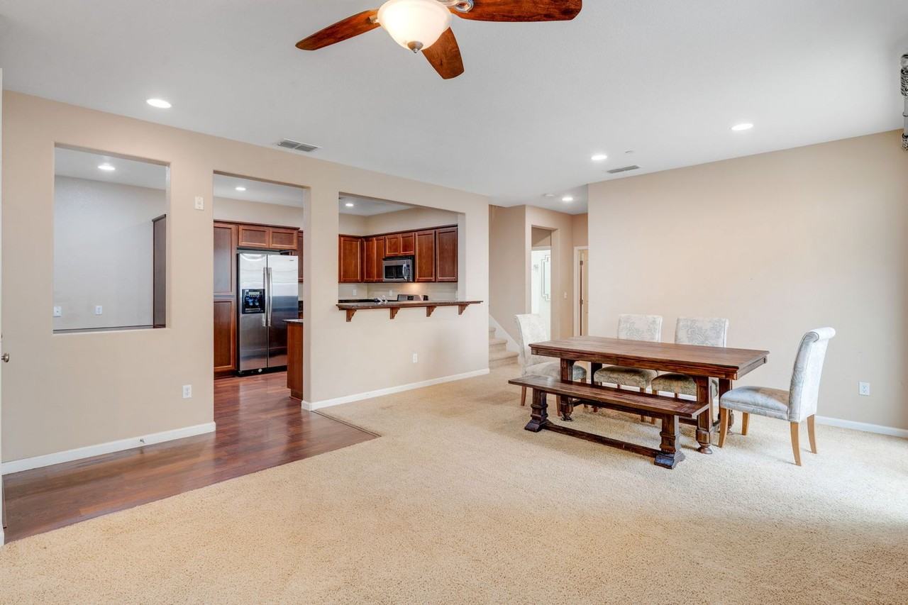 205 Monet Ln - Photo 4 of 40