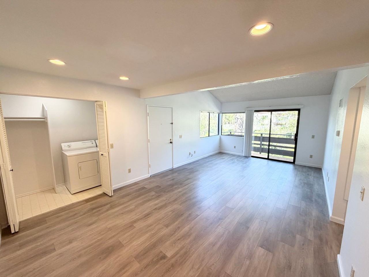 22734 Lakeway Dr #350 - Photo 5 of 13