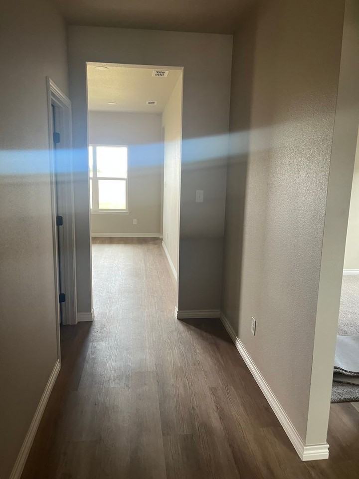 172 Showdown Rd - Photo 2 of 19