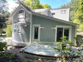 featured image of 44 River St