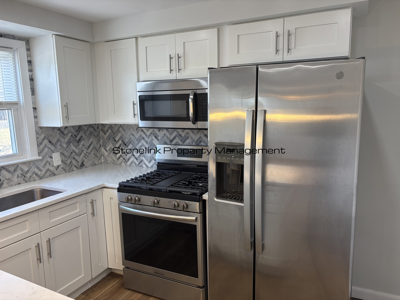 321 Budlong Rd - Photo 3 of 16