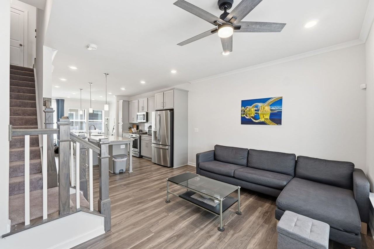 16122 Columbus Ave - Photo 7 of 33