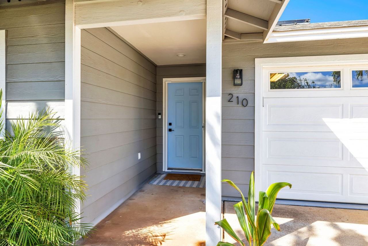 210 Luakaha Cir - Photo 5 of 41