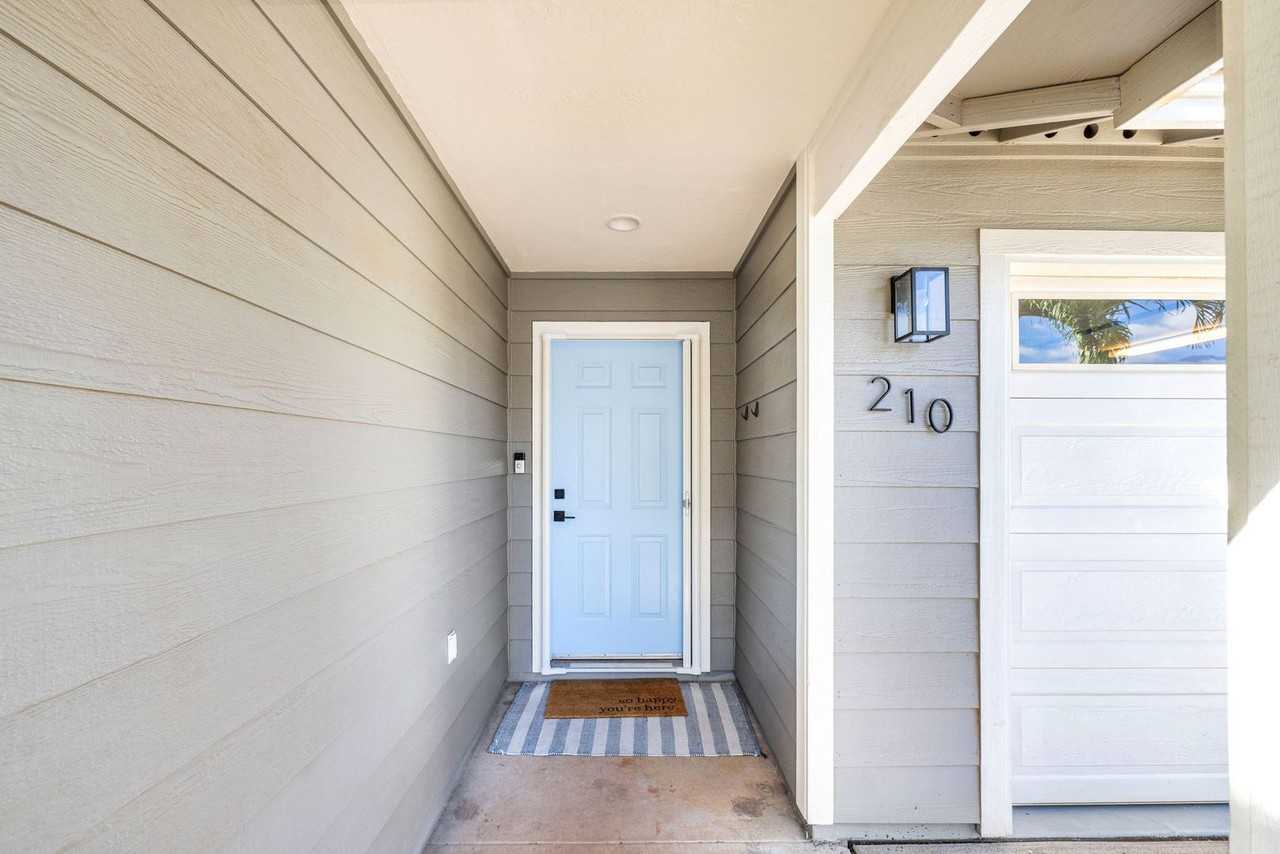 210 Luakaha Cir - Photo 6 of 41