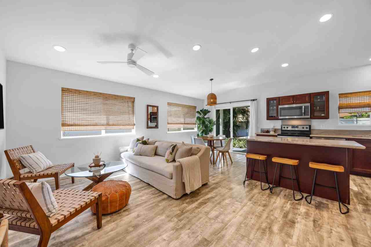 210 Luakaha Cir - Photo 7 of 41