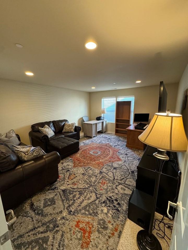 1175 Swan Loop - Photo 3 of 33