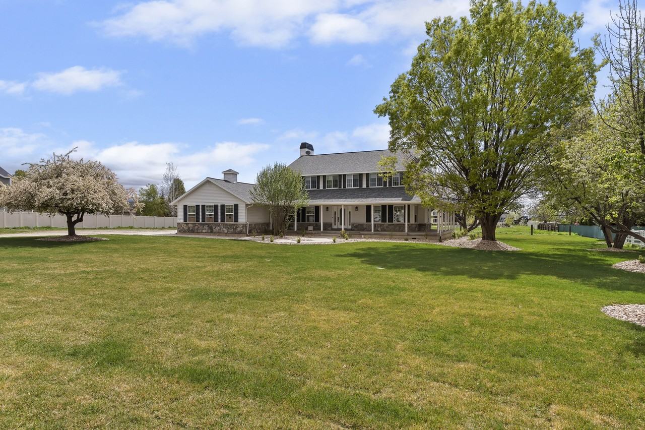 3645 W Gentile St #1 - Photo 2 of 31