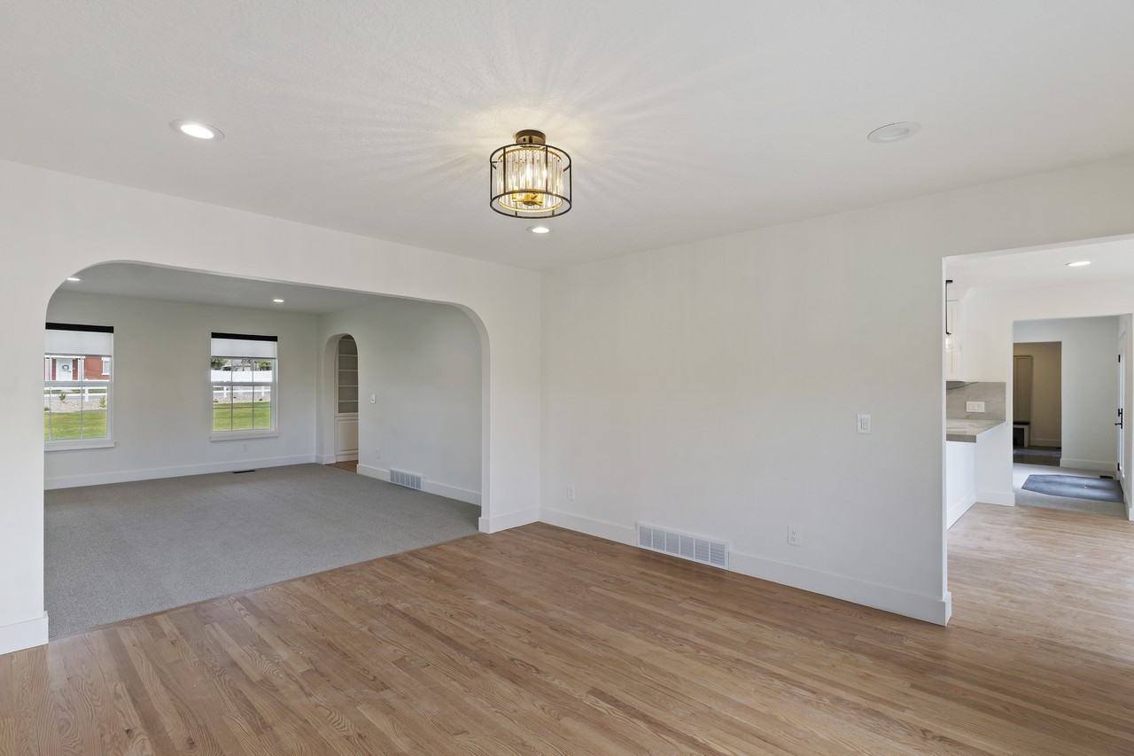 3645 W Gentile St #1 - Photo 7 of 31