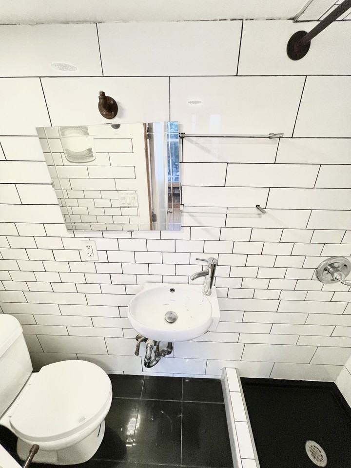 115 Weirfield St #3R - Photo 4 of 7