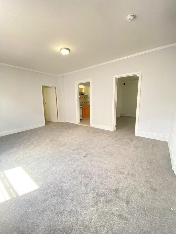 904 2nd Ave - Photo 3 of 9