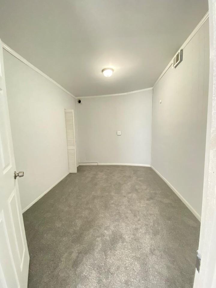 904 2nd Ave - Photo 7 of 9