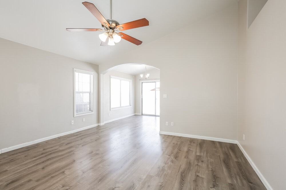 6040 Hidden Rock Dr - Photo 4 of 16